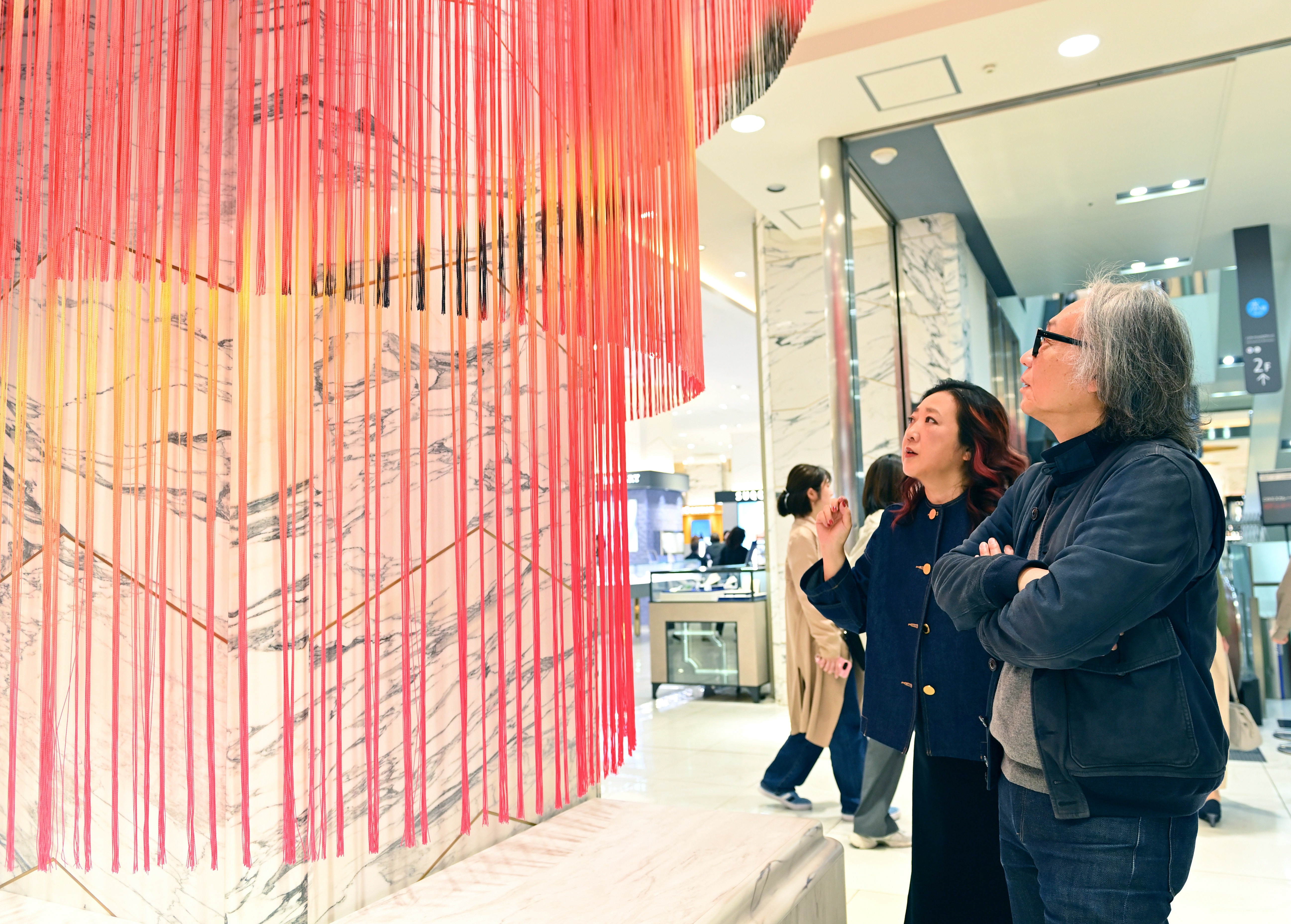 鈴木芳雄 x 藤原更 対談 前編 | ビジュツヘンシュウブ。