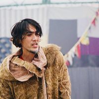 さひがしジュンペイ