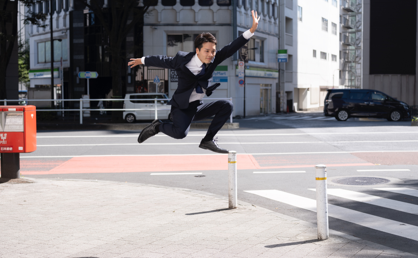 【スーツで跳びませんか？】「ソラリーマン」モデル募集！
