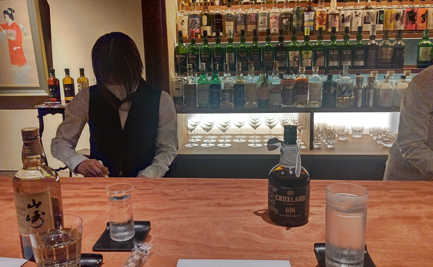 [奈良] 隠れ家バーで、旅人も住民も非日常を楽しむ