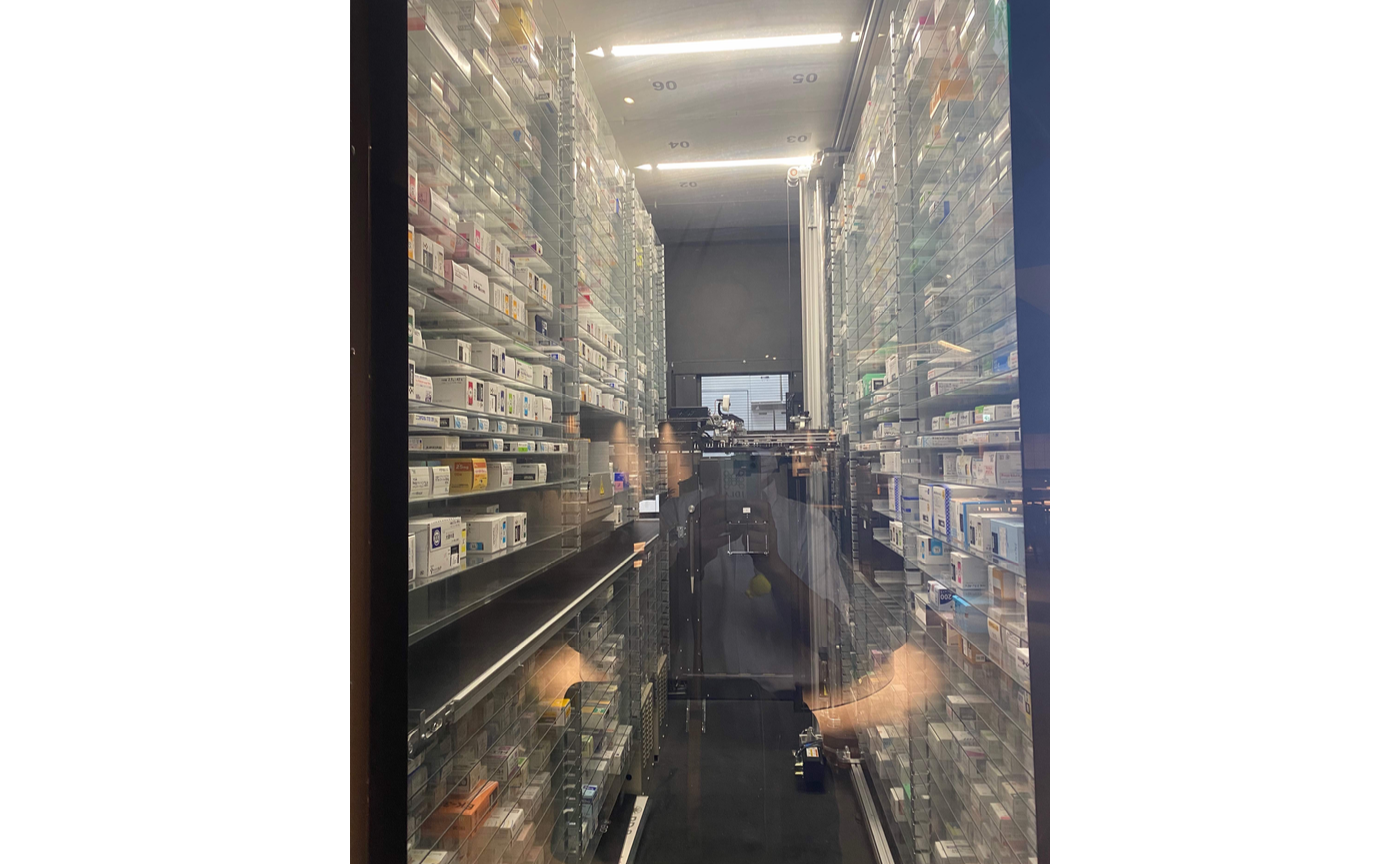 大阪のAI企業邂逅　ロボット薬局（スマート調材室）