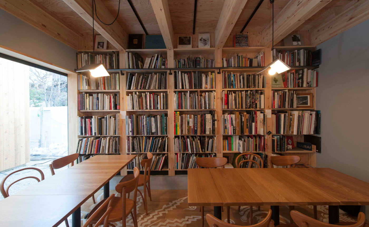 写真集5000冊が読み放題のカフェでランチ会