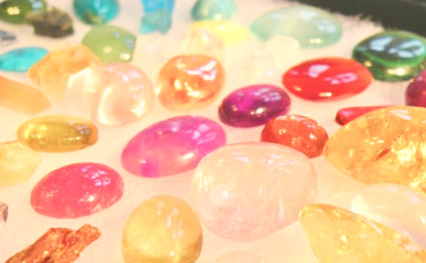 クリスタルの魔法〜石読みとは〜