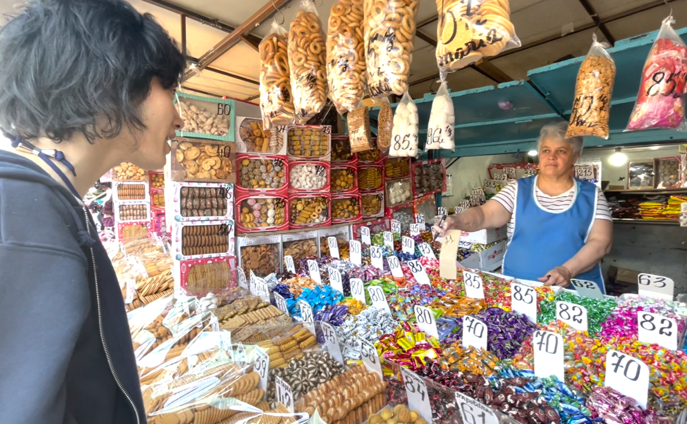 映像  ＜モルドバ滞在記＞マーケットでの買い物