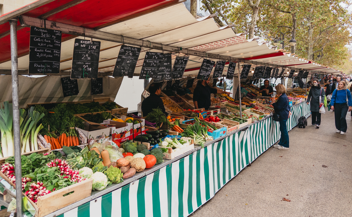パリのマルシェ見てみる？
