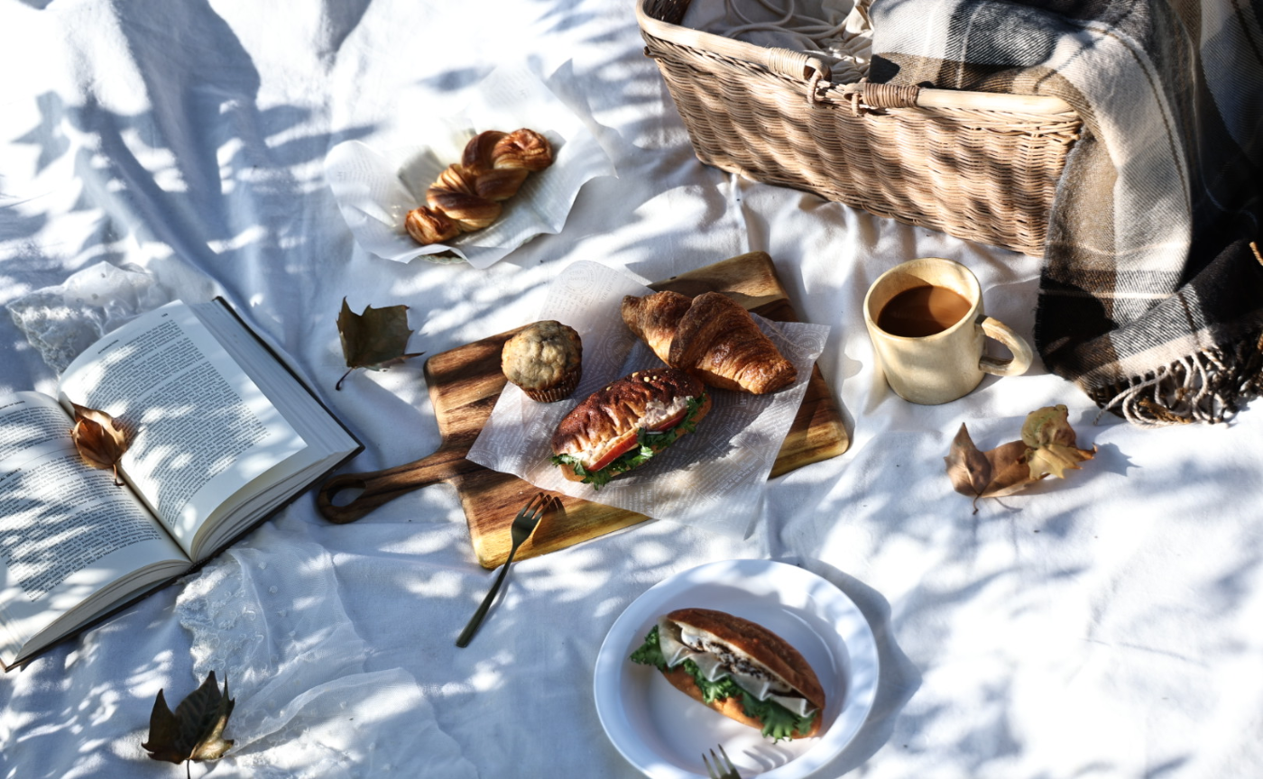 友だちと一緒に!秋のおしゃピクニック撮影のコツ