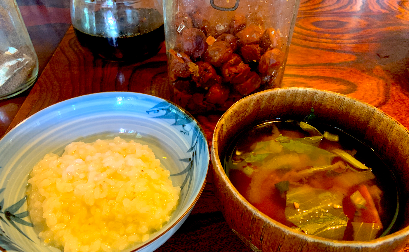 痩せホルモン分泌の朝ごはんは、汁と飯！