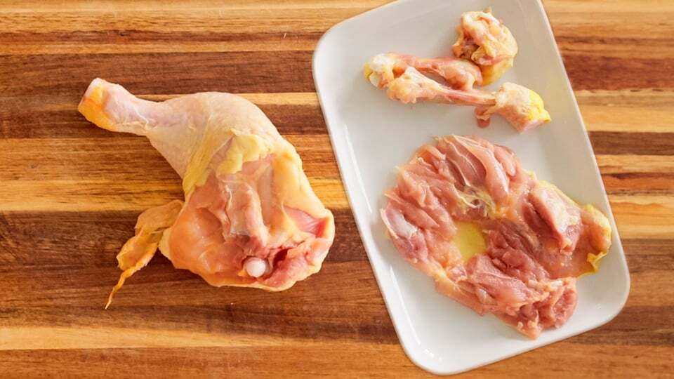 骨付き鶏もも肉の捌き方