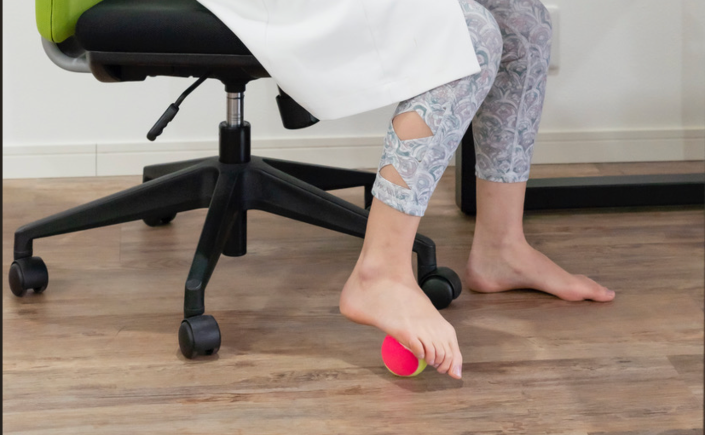 座りながらボールでできる！むくみや冷え対策Q &A