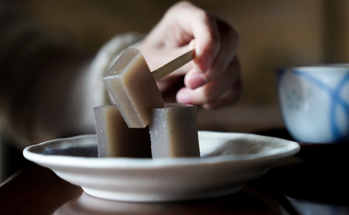 下諏訪、塩羊羹の魅力に迫る