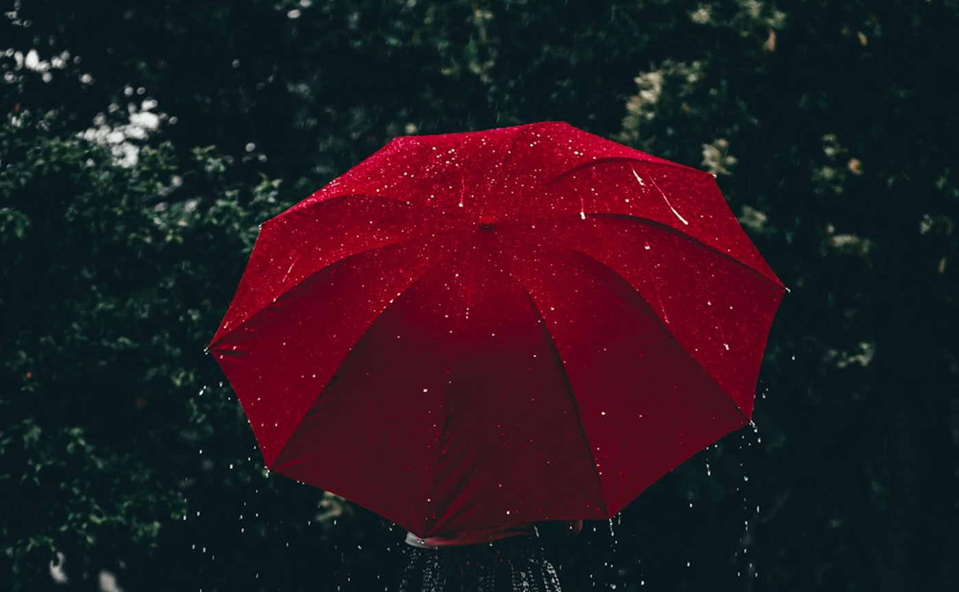 【岡山】赤い和傘を使った、和の世界撮影会