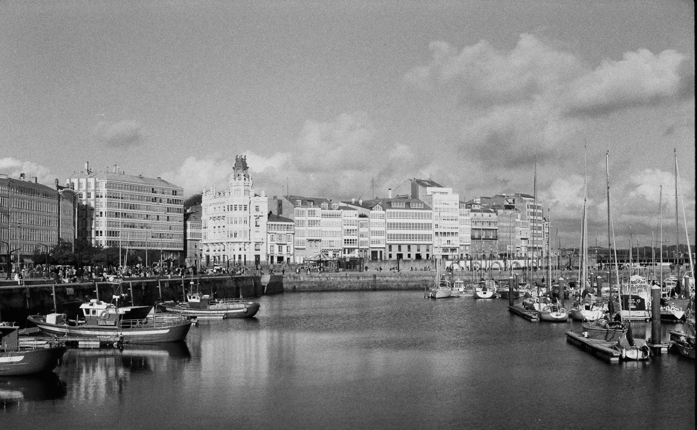 ラ・コルーニャの森と雨 - ままならず螺旋する