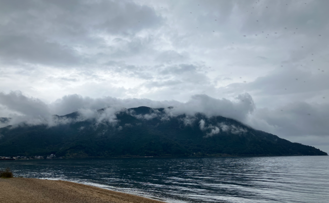 晴れ→雨→曇り