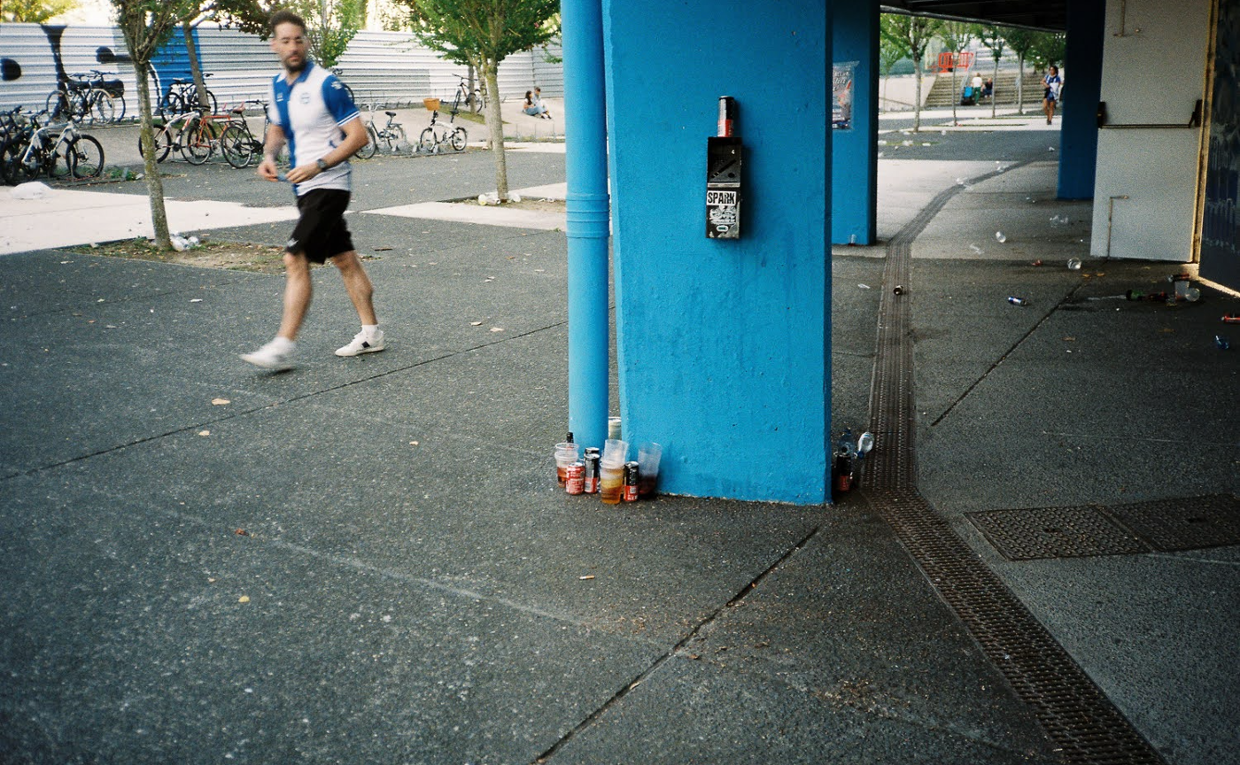青く小さな社会運動 - 1枚の写真