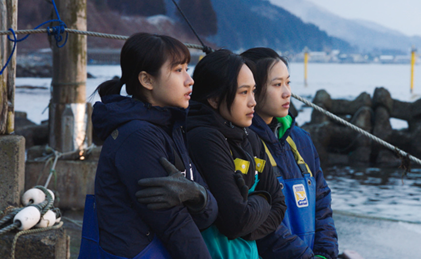 『海辺の彼女たち』