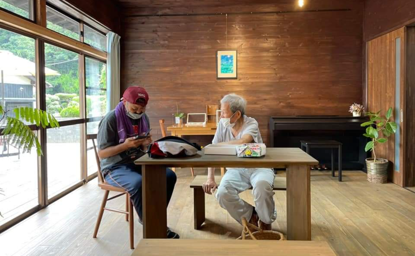 明日からおじいちゃんが来るらしい