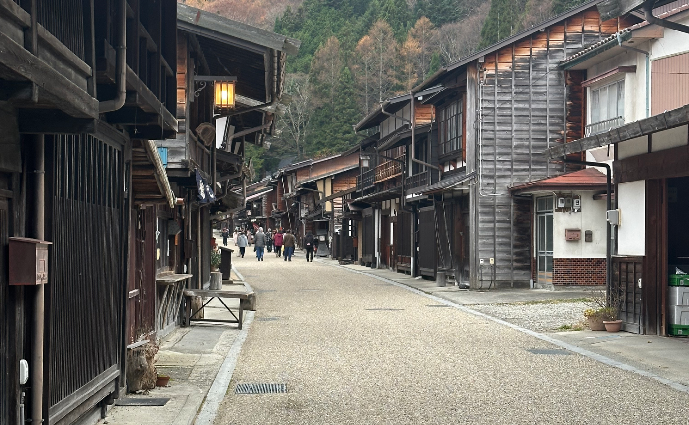 東京から京都へ：24時間の「寄り道旅」