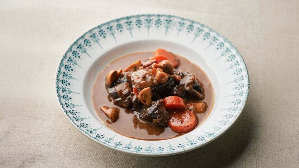 牛肉の赤ワイン煮込みとじゃがいものピュレ