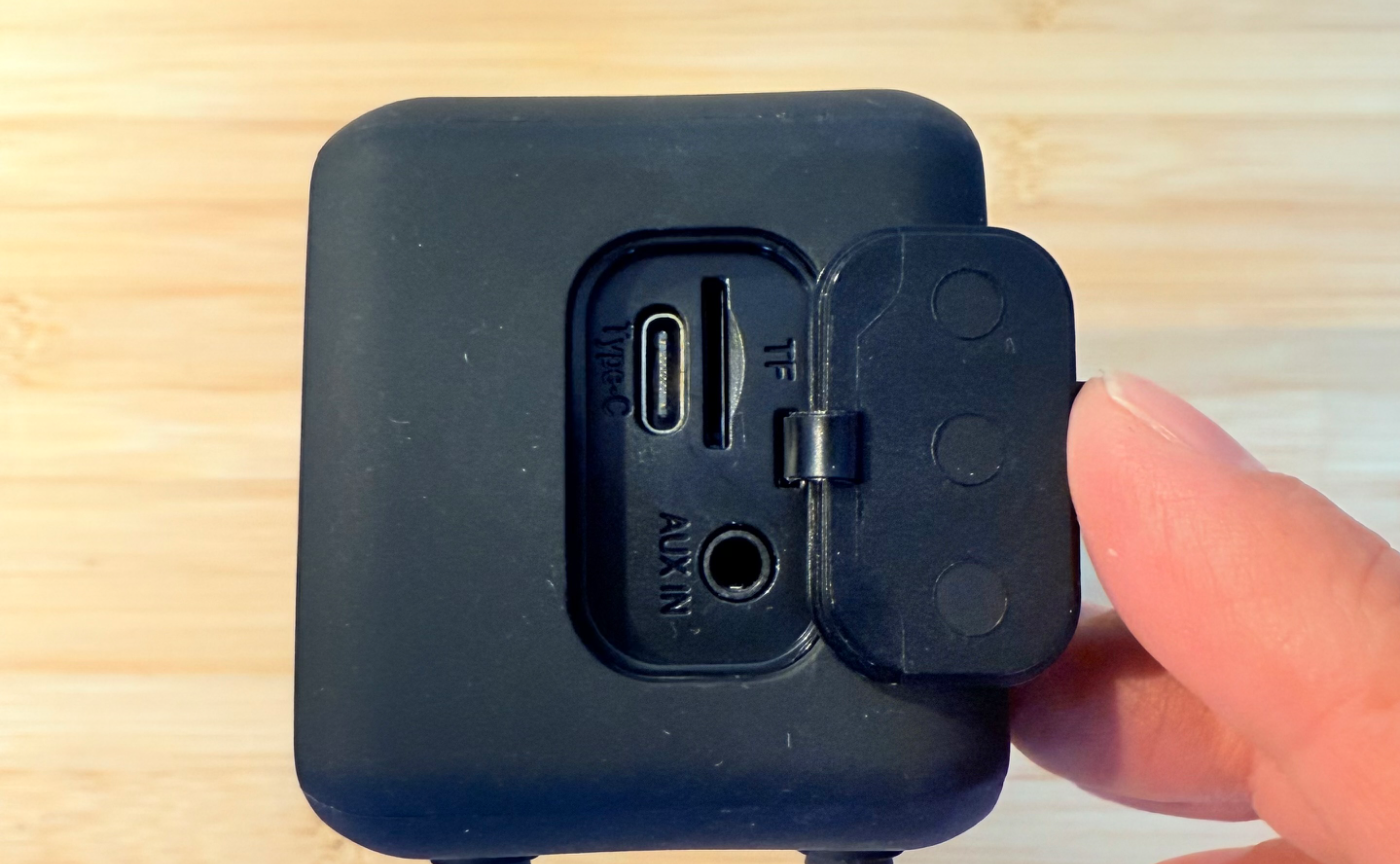 改めてAUXの素晴らしさを実感するポータブルスピーカー