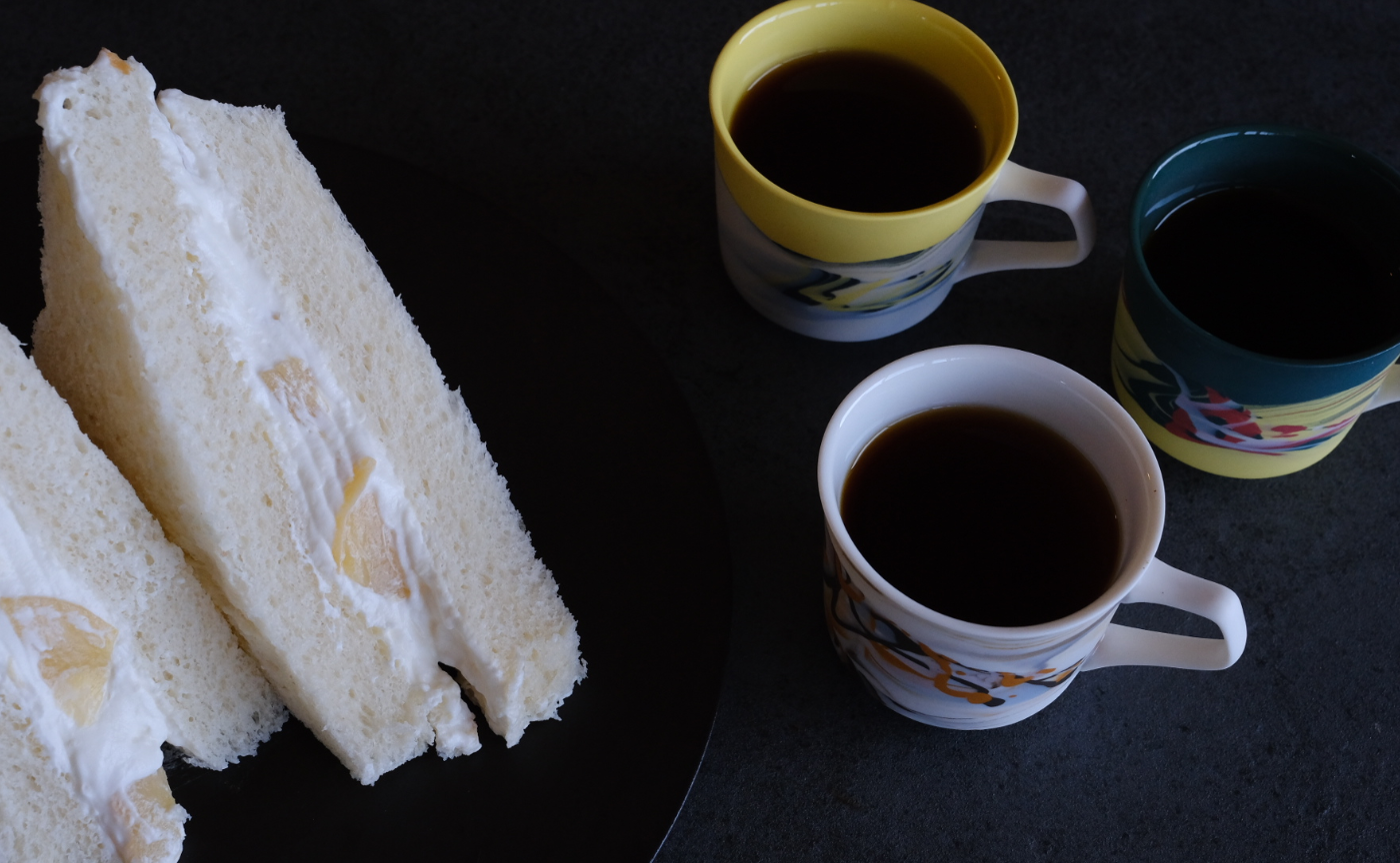 桃のフルーツサンド