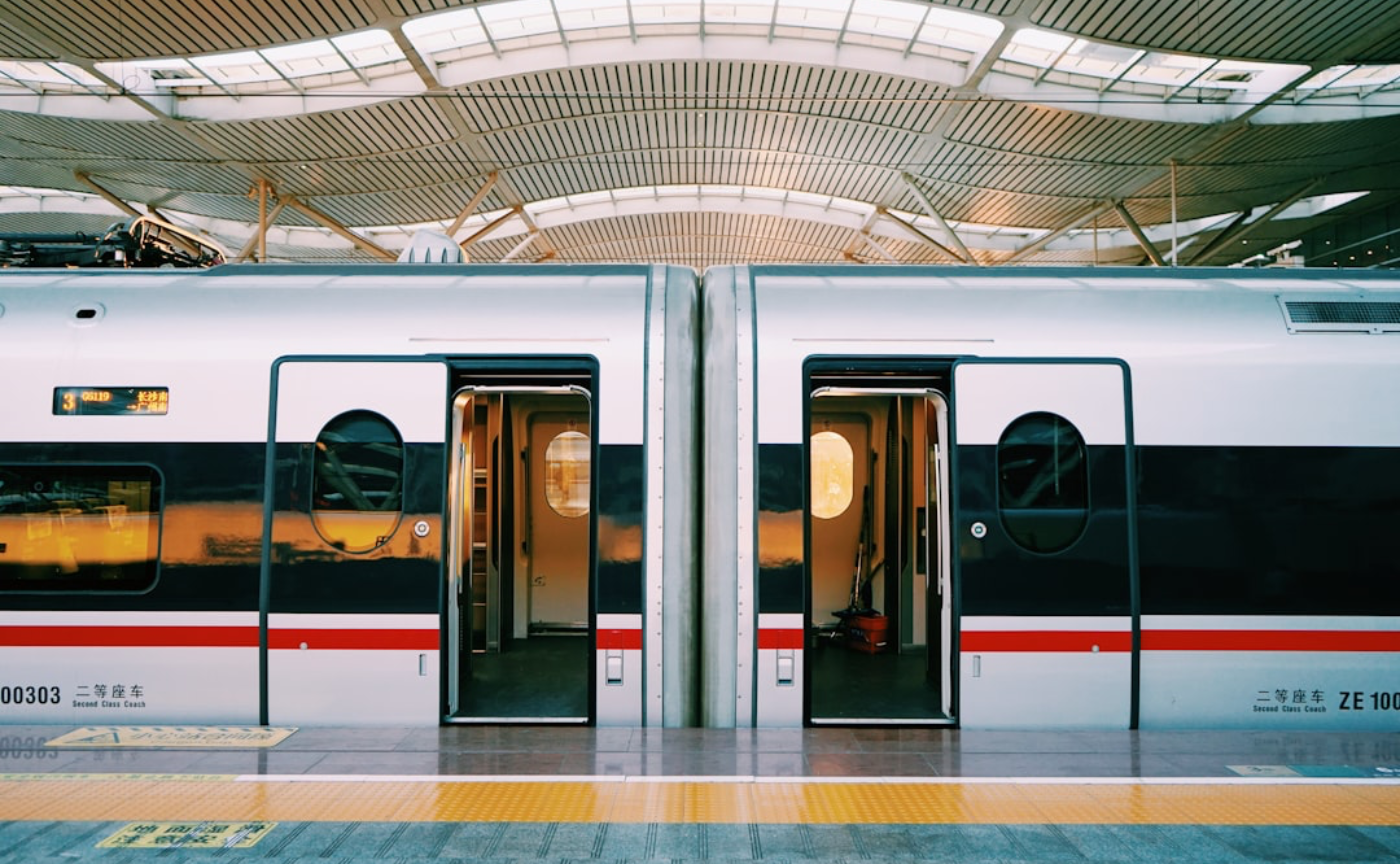 平日昼間の電車はサッパリしてる？