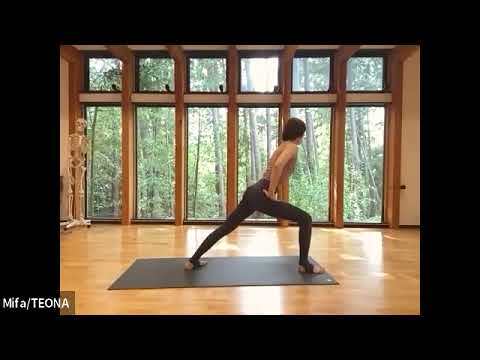 7/31 背中に意識を向けた太陽礼拝ベースのヨガ