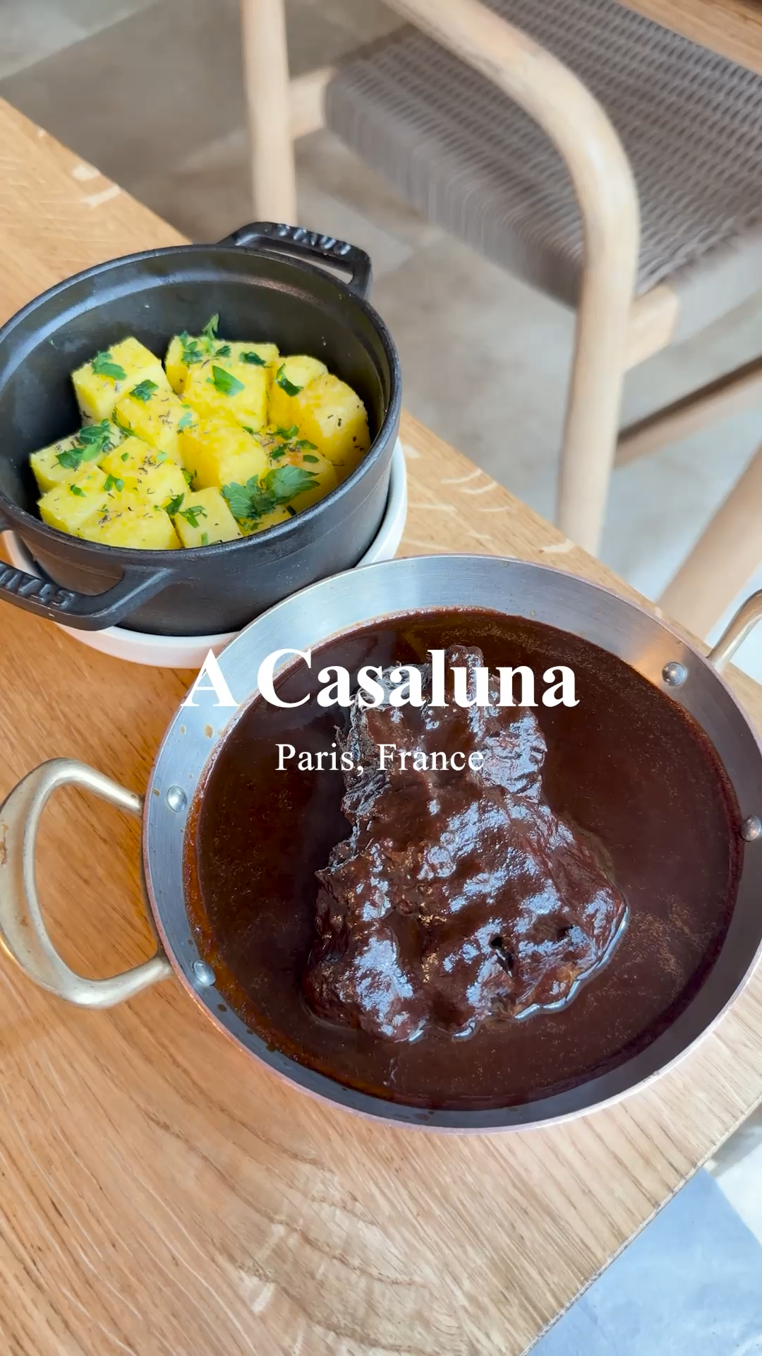 A Casaluna | Paris, France