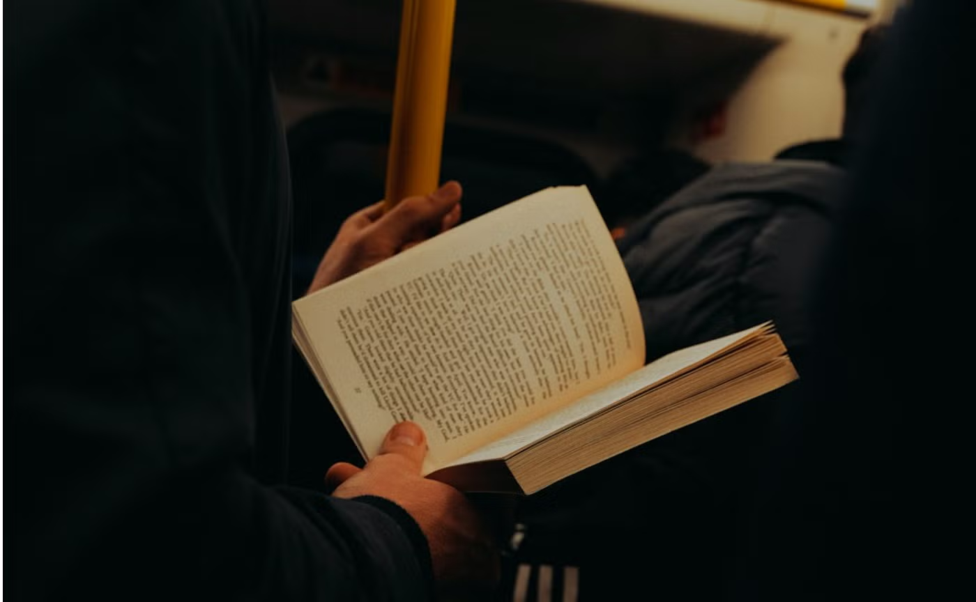🍂文学茶話の読書会 　文学茶話 半年のふりかえりと「わたしの一冊」（リアル・オンラインどちらもあり）
