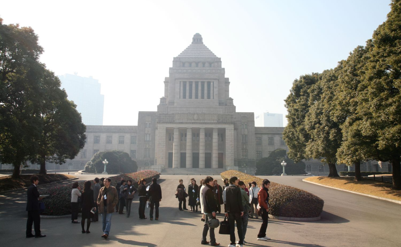 安倍政権に学ぶ長期政権の作り方～石井一久監督成功のカギはガースーにあり～