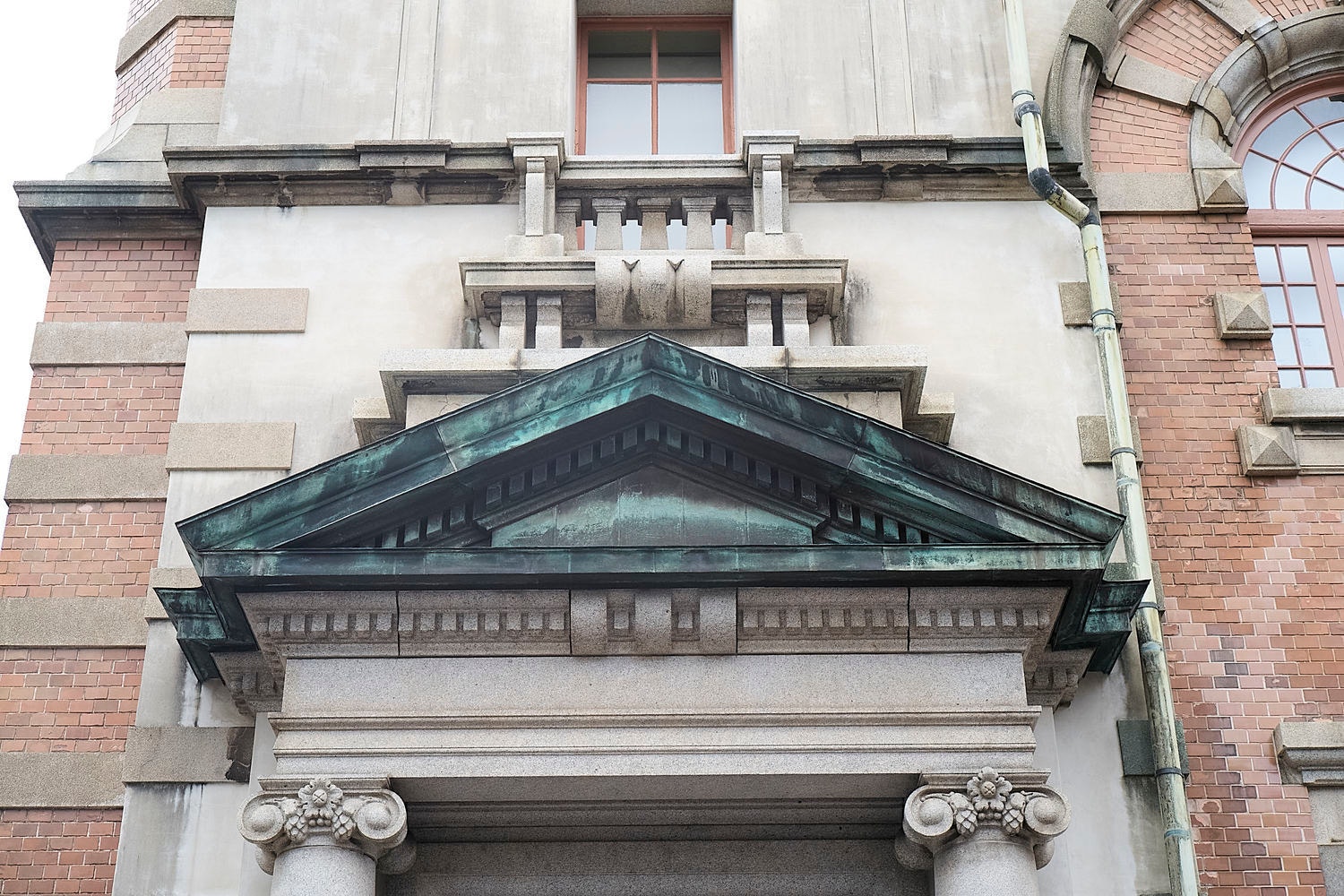 森岡書店の観光案内　佐賀県唐津市