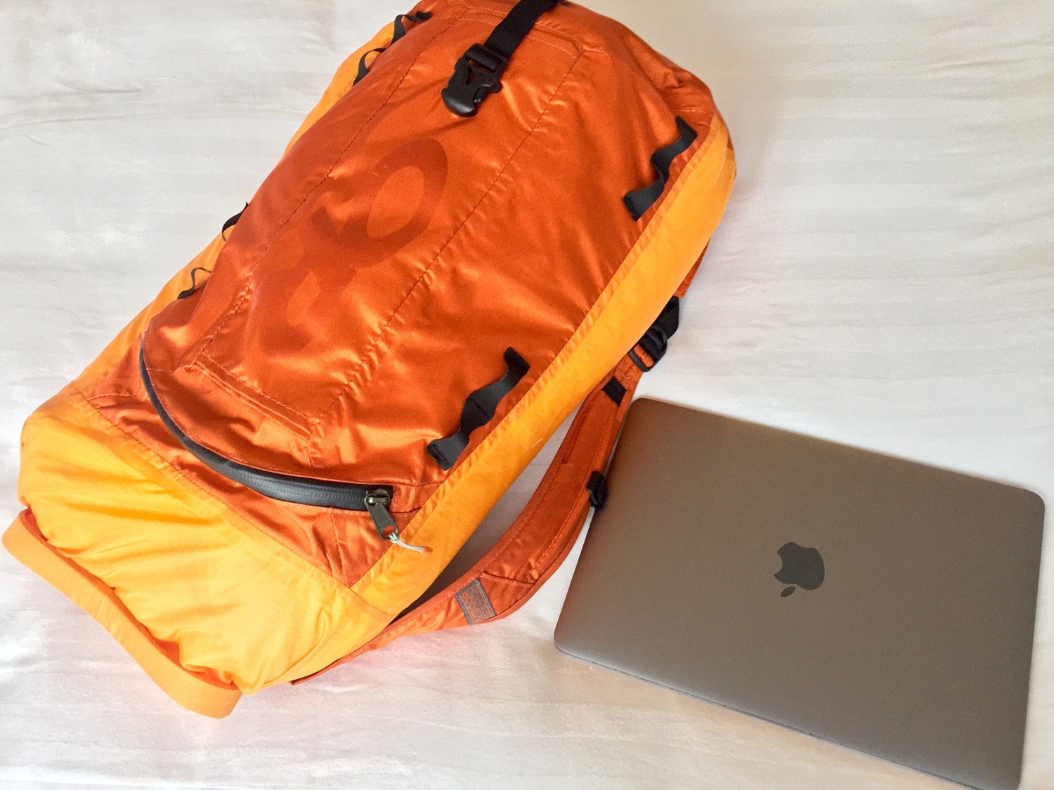 「最小の荷物で外出する」ための〝引き算思考〟とは。 ~ 朝日新聞｜ULライフスタイル(超軽量生活) ＃02 ~